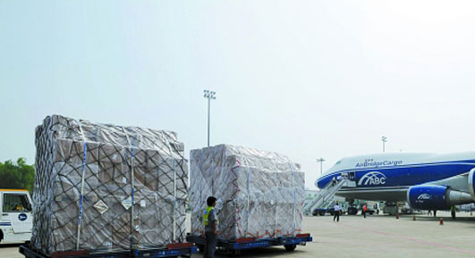 全国首个航空港经济发展先行区在郑启航