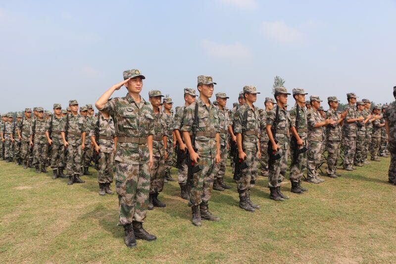 河南省文联领导及艺术家莅临驻豫 71633部队慰问