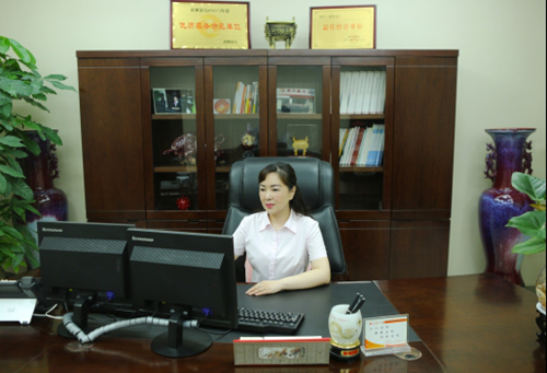 郑州银行银基支行行长余淑静_副本.jpg